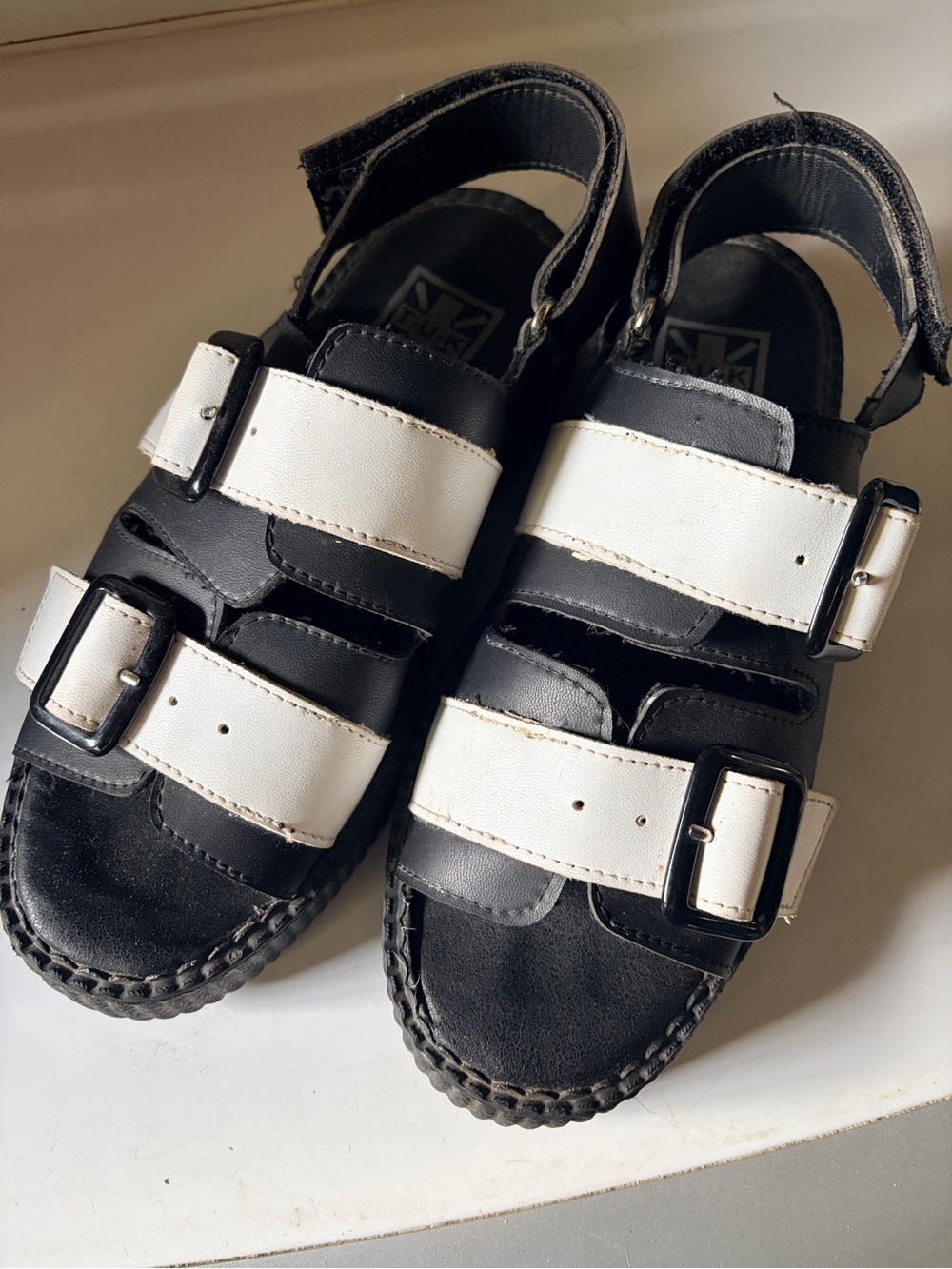 tuk Black Textured Insole Marker Shoe